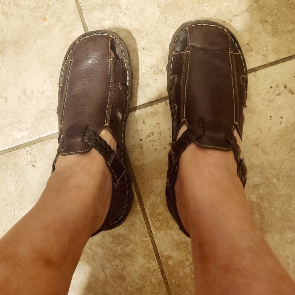 Born Brown Leather Sandals with Moccasin Stitching